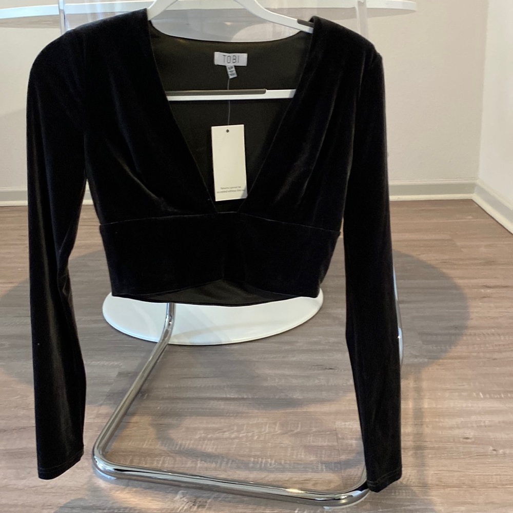 Velvet long sleeve crop top